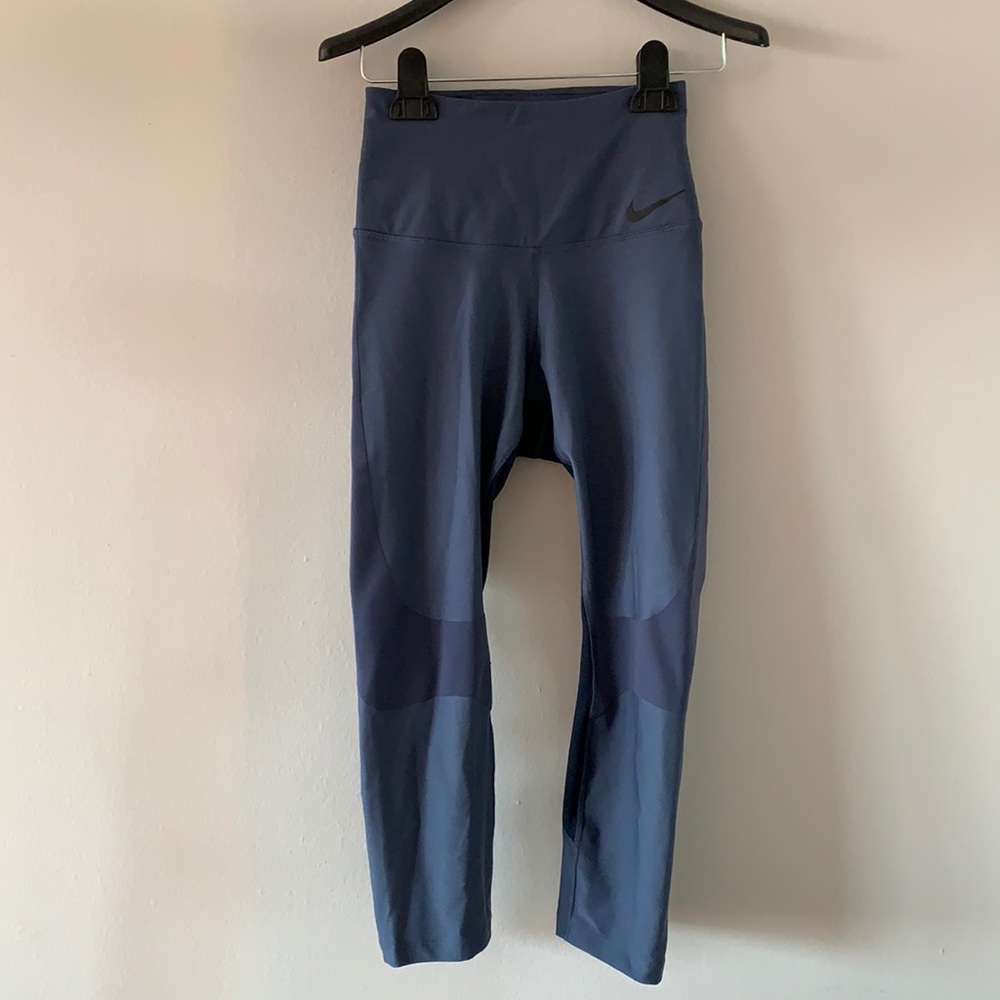 NEW Nike Dri-Fit Capri Leggings